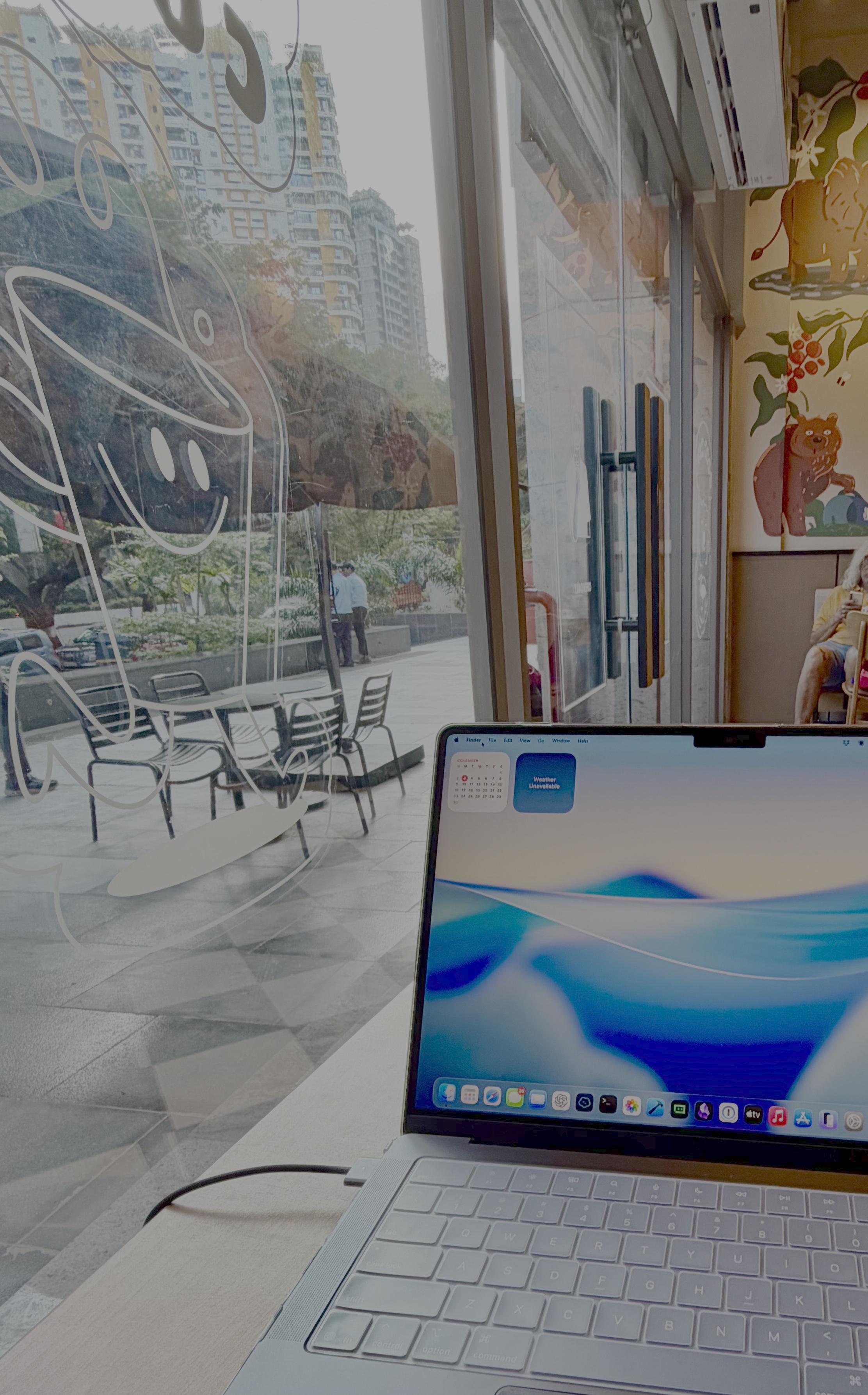 Nano-text display in outdoor bright light